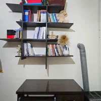 میز تحریر و کتابخانه