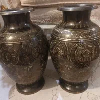 یک جفت گلدان برنجی