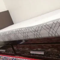 تخت خواب یک نفره بزرگ، با دوتا کشو جادار