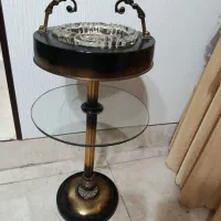 زیر سیگاری کنار سالنی قدمت دار