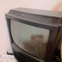 تلویزیون و میز تلویزیون