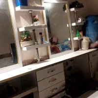 میز ارایشگاه