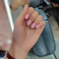 تخفیف بی‌نظیرکاشت ناخون.فقط ۳۶۰تمن. طلاب