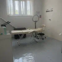 تجهیزات سالن آریشگاه خانوم|آرایشگاه و سالن‌های زیبایی|آزادشهر, |دیوار