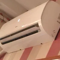 یک دستگاه کولر گازی
