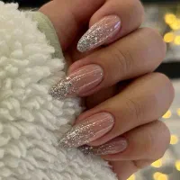 کاشت و ترمیم ناخن سپاهان شهر