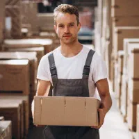 استخدام نیروی آقا برای انبار مرسولات