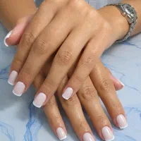 کاشت ناخن ۴۰۰|خدمات زیبایی و سلامت|اصفهان, بهارستان|دیوار