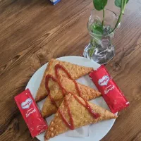 سمبوسه پنیری پُر و پیمون ارغوان