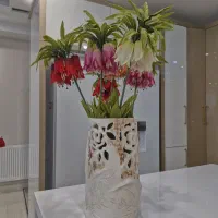 گل با گلدان