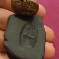 ۳ عدد نشان سنگی کهنه