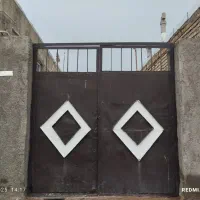 در حیاط ب عرض۲نیم متر