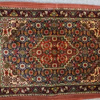 پشتی فرش دستیاف