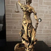 مجسمه فرشته عدالت