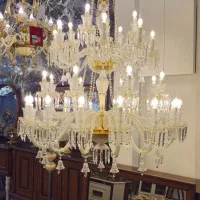 کارگر ساده گارگاه لوستر سازی