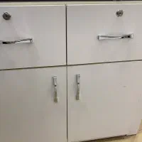 میز و ویترین فروشگاهی (قابل فروش جداگانه)|فروشگاه و مغازه|رشت, معلم|دیوار