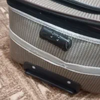 چمدان|کیف، کفش، کمربند|فردیس, منظریه|دیوار