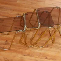 میز جلو مبلی شیشه برنزی و پایه استیل طلایی خارجی