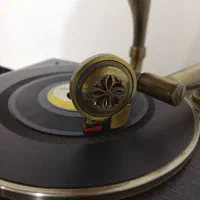 گرامافون|کلکسیون اشیاء عتیقه|سنندج, |دیوار