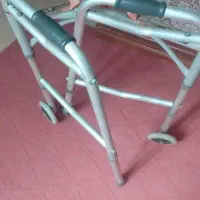 واکر چرخ دار