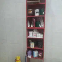 دو تا ویترین یه قفسه بلند