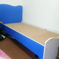 تخت نوجوان دو میلیون وهفتصد