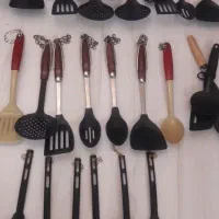 ملاقه و کفگیر نسوز در حد نو نو یکی ۲۵تومان