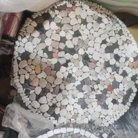 پادری سنگی|پادری|اصفهان, باغ فدک|دیوار