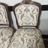 صندلی های چوبی