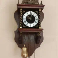 ساعت گلابی قدیمی