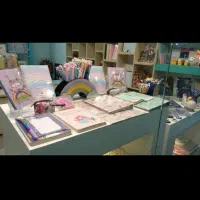 فروش لوازم تحریر نو و فانتزی به علت جمع آوری مغازه|حراج|شیراز, شهرک قمشه|دیوار