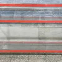 ویترین ۲متری.۳طبقه نو.۲عدد