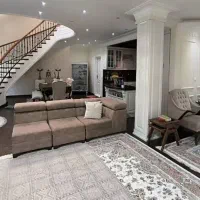 ۲۰۰ متر  ۳ ح  شیک ونوساز  روف لوکیشن عالی دربست