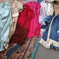 تعداد زیادی لباس