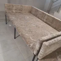 تخت و میز