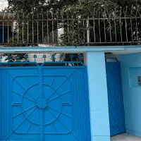 نیرو خدماتی آقا برای مدرسه