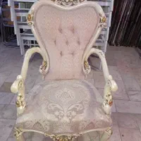 مبل ۷نفره کاملا سالم وتمیزباجلومبلی وعسلی