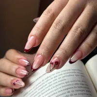 کاشت ناخن|خدمات آرایشگری و زیبایی|قم, آذر (نکویی)|دیوار