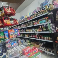 فروشنده سوپرمارکت خانم