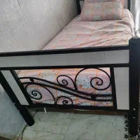تخت خواب و لوازم منزل