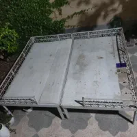 تخت فلزی