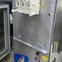دستگاه بستنی قیفی
