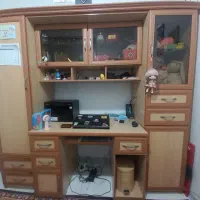 کمد و کتابخانه و میز تحریر و دراور و آینه