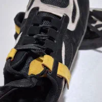 تعدای کفش و پالتو و مانتو|لباس|نسیم‌شهر, |دیوار