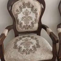 مبل تاج دار نه نفره چوب گردو وتمیز|مبلمان خانگی و میز عسلی|اصفهان, رکن الدوله غربی|دیوار