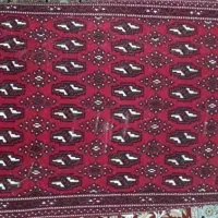 پشتی قرمز دو عدد و یک پشتی قهوه‌ای