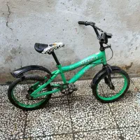 دوچرخه|دوچرخه، اسکیت، اسکوتر|بابل, |دیوار