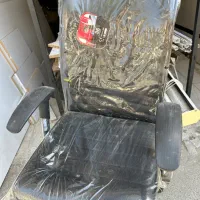 فروش تعدادی میز و صندلی اداری|مبلمان اداری|یزد, |دیوار