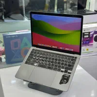 مک‌بوک پرو ۲۰۲۰ با تاچ بار