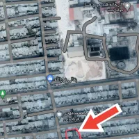 زمین درب حیاط ۳۰۰ متری